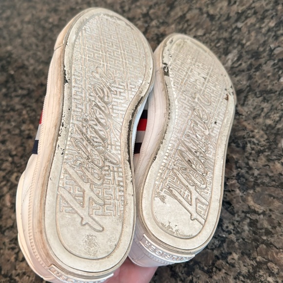 Tommy Hilfiger Classic White Sneakers with Red and Blue Stripes 8M - Picture 8 of 9